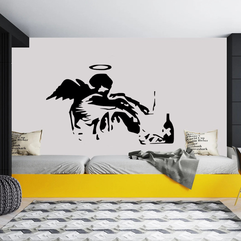 Banksy-Fallen Angel Graffiti D - Interior Design Magazine avaliação e preço